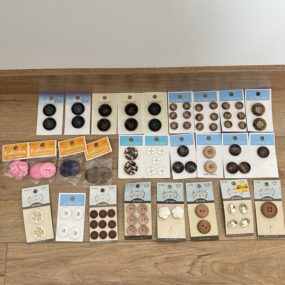 Lot Of New 27 Card Packs Buttons Le Bouton LaMode Sew-o-logy Sewing Crafting